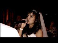 Любимый муж мой! Невеста поет песню на свадьбе.